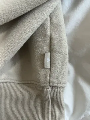 Aritzia TNA Cropped Crewneck thumbnail 2