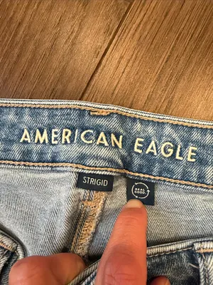 American Eagle Strigid Mom Jean Distressed Denim Size 10 Long - C66-019 thumbnail 2