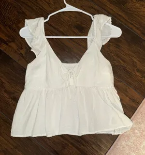 Hollister Top thumbnail 1