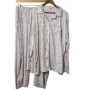 White Mark · 2pc Pajama Set Size 3X · Girlsoft Pink Gray Cheetah Print Plush thumbnail 2