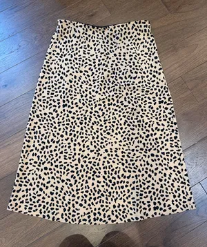Sanctuary Beige Midi Skirt with Black Leopard Spots Size Large - C30-122 thumbnail 1