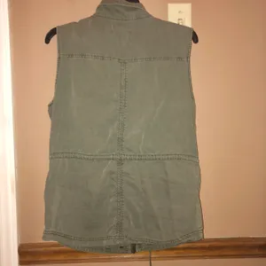 Sleeveless Utility Vest Army Green Small petite thumbnail 3