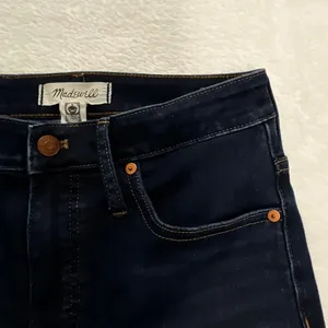 Madewell Women's Navy and Blue Jeans thumbnail 5