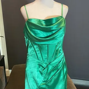 Women’s Green Full Length Prom Dress Criss Cross Straps Leg Slit Size 10 *READ thumbnail 2