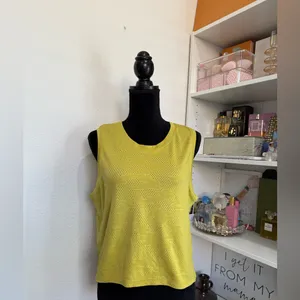 Lululemon train to be tank Lime Green color size large thumbnail 3