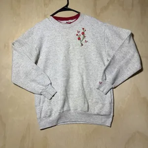 Vintage Jerzees Women Large 42-44 Gray Floral Embroidered Crewneck Sweatshirt thumbnail 10