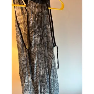 Snake Print Pleated Halter Mini Dress Black Satin Bow Trim‎ Grey White Large thumbnail 8