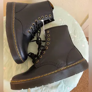 NEW Dr. Martens. Zavala Black Leather Boots Womens size 8 thumbnail 6