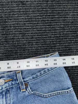 Vintage Y2K Levi’s Relaxed Fit Denim Shorts Women’s 7 / 27 Blue Cotton Jorts thumbnail 6