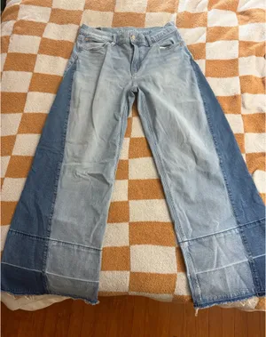 Jeans American Eagle Low-Rise Ultra Wide-Leg thumbnail 1