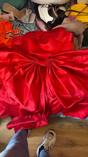 Red Dress With Large Nine West Sequin Mini Shift Bow thumbnail 3