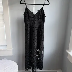 ASTR The Label Black Lace Midi Dress Spaghetti Strap Size M thumbnail 4