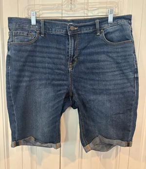 Old navy jean Bermuda shorts size 14 thumbnail 1