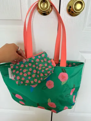 Clinique Tote Bag with mini makeup bag inside  thumbnail 3