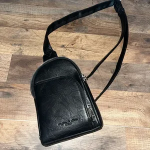 Crossbody bag thumbnail 1