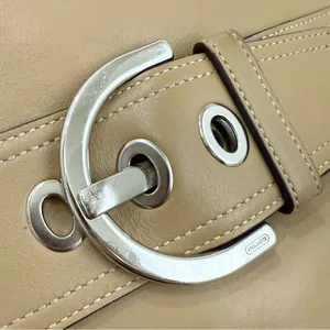 Vintage COACH 8A07 Soho Flap Butter Beige Soft Leather Messenger Shoulder Bag thumbnail 10