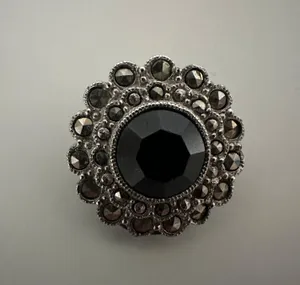 Vintage Faux Onyx Rhinestone Filagree Clip On Earring in Silver Tone Metal thumbnail 3