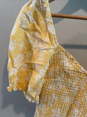 Abercrombie & Fitch Large Yellow Floral Smocked Linen-Blend Crop Top w/Scrunchie thumbnail 4
