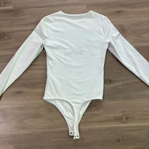 Abercrombie & Fitch White Long Sleeve BodySuit Women Size Small thumbnail 4