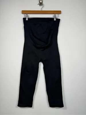 Blanqi Everyday Maternity Shaping Capri Leggings Black Size Medium thumbnail 2