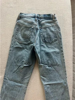 Abercrombie Ultra High Rise 90s Straight Jean thumbnail 5