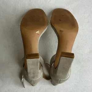 Vince Camuto Womens 6M Metallic Champagne Gold Clear Strap Block Heel Sandals thumbnail 7