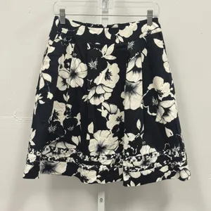 White House Black Market Floral A-Line Skirt Black White Pleated Pockets Size 4 thumbnail 1