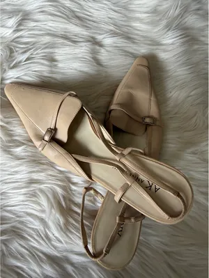 Anne Klein Beige Leather Slingback Heels Size 6.5M thumbnail 11