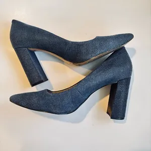 Banana Republic Navy Textured Pebble Leather Heels Size 9.5 thumbnail 9