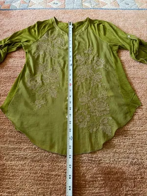 TINY Anthropologie Olive Green Embroidered Roll Tab Tunic Blouse S thumbnail 5