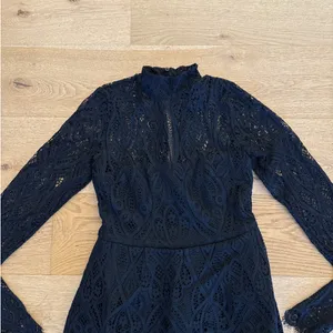 Lulu's - Gorgeous Attraction Lace Structured Long Sleeve Mini Dress in Black thumbnail 3