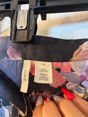 Lewit 100 % Silk Navy Floral High-Low Skirt thumbnail 3