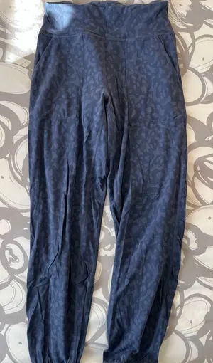 lululemon athletica Align Joggers thumbnail 1