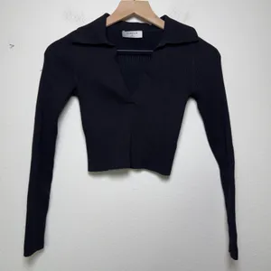 Babaton Women Sculpt Knit Polo Long Sleeve‎ Top XS Black Ribbed V-Neck Crop thumbnail 2
