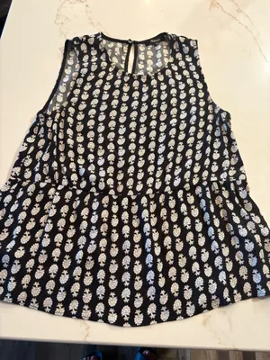 Women’s Madewell Top thumbnail 1