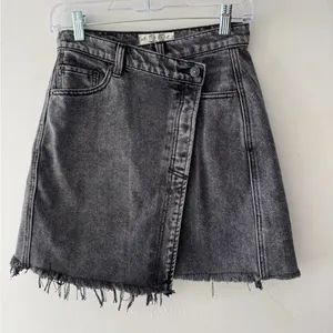 Free People We The Free Parker Wrap Mini Skirt Raw Hem Denim Black‎ Washed thumbnail 2