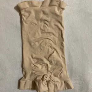 SKIMS FLAWED Strapless Sculpting Shortie Bodysuit S thumbnail 3