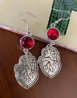 Handmade Kawaii fun horror gothic heart  dangle earrings✨ thumbnail 1