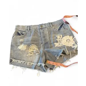 POL NWT $98 Denim Cut Off Shorts Distressed Floral Lace Appliqué Accents thumbnail 7