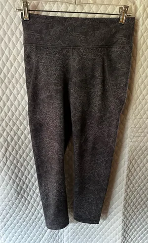 Women’s Capri Leggings thumbnail 1