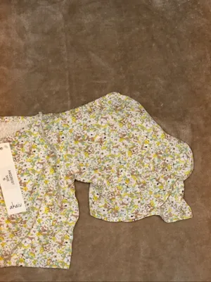 Kaii Yellow Floral Puff-Sleeve Tie-Front Crop Top with White Accents thumbnail 5