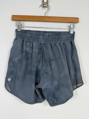 Lululemon Hotty Hot High Rise Shorts Size 4 Gray Tie Dye Lined 4” thumbnail 2