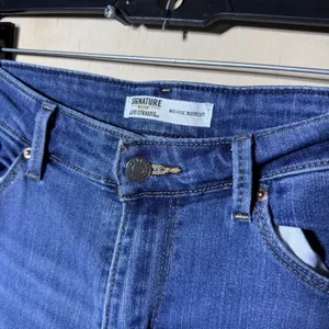 Signature by Levi Strauss Womens 16M 33x32 Mid Rise Bootcut Stretch Blue Jeans thumbnail 3