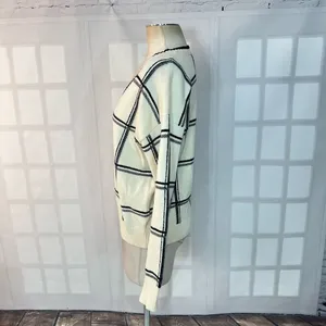 Moth Anthropologie Black White Windowpane Plaid V-Neck Sweater Size Medium thumbnail 9