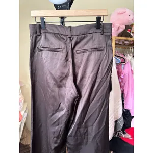 Zara Women’s Straight Leg Pants Satin Like Size Medium Brown‎ 5427/401/716 thumbnail 9