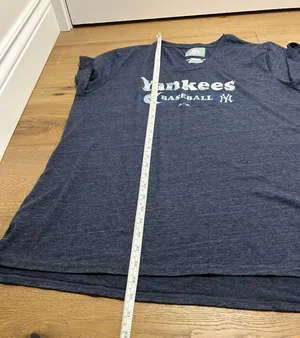 Majestic Women’s 2XL Yankees t shirt thumbnail 10