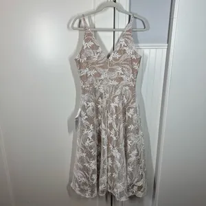 Dress The Population Elisa Vine Embroidered Lace Fit & Flare‎ Dress White Large thumbnail 9