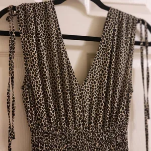Banana Republic Women's Midi Dress animal print size 0 thumbnail 10