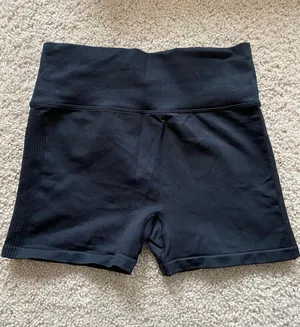 PINK NWOT Athletic Shorts thumbnail 2