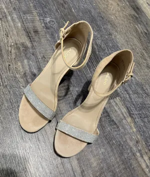 3.5 inch Aldo heels thumbnail 2
